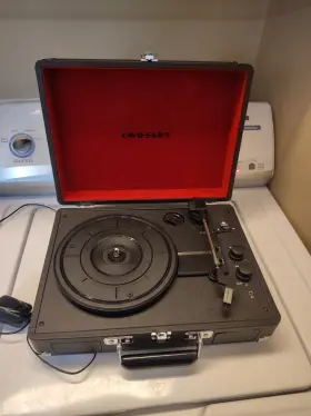 1674810791 CROSLEY Cruiser Bluetooth Record Player Great