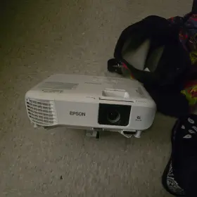 X6AKOX04714 EPSON Cinema Projector