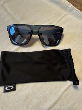 009100-0557 OAKLEY Mens Sunglasses Prizm Wore Once