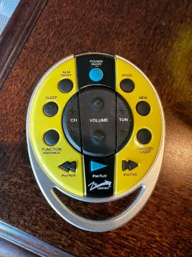 GT806 SHARPER IMAGE Vw Beetle Am Fm Alarm Clock Ipod Dock #3